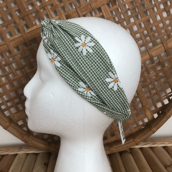 Nordstrom Berry Twist Knotted Headband Floral Pack - Picture 6 of 11